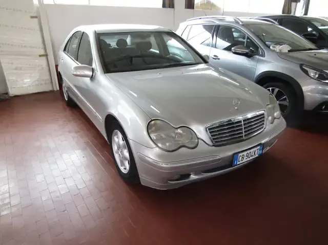 Mercedes-Benz C 200