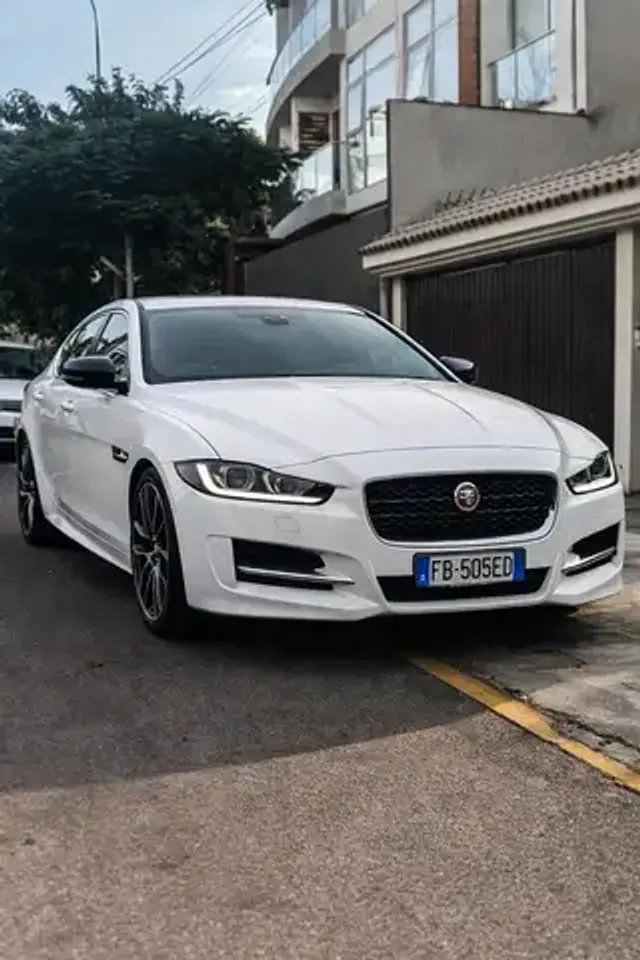Jaguar XE