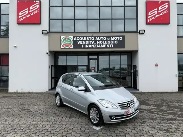 Mercedes-Benz A 180