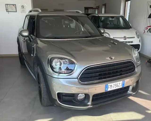 MINI One D Countryman