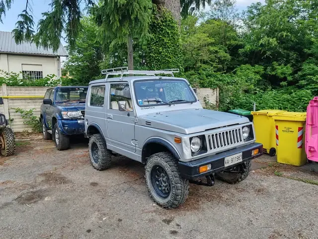 Suzuki SJ 410
