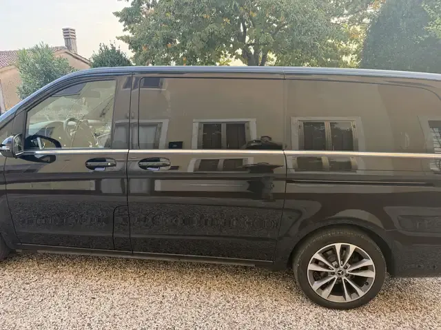 Mercedes-Benz V 220