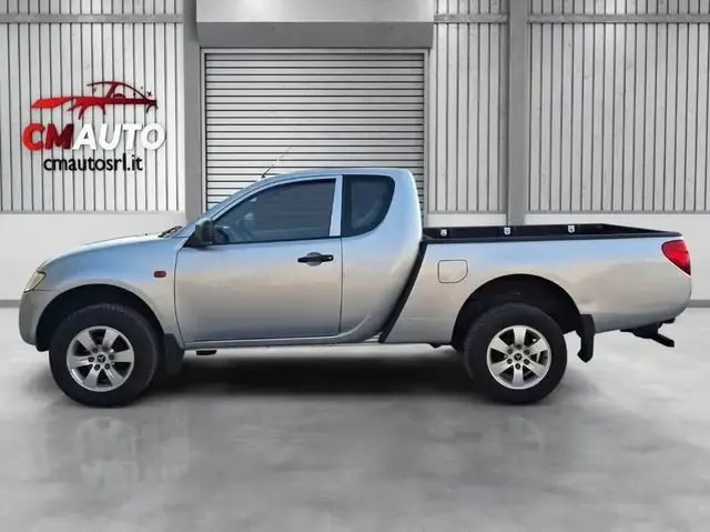 Mitsubishi null
