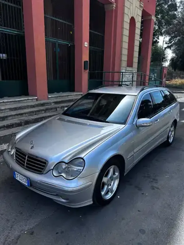 Mercedes-Benz C 220
