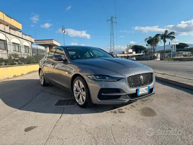 Jaguar XE (X760)