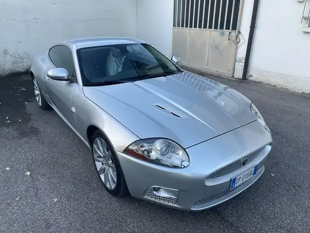 Jaguar XKR