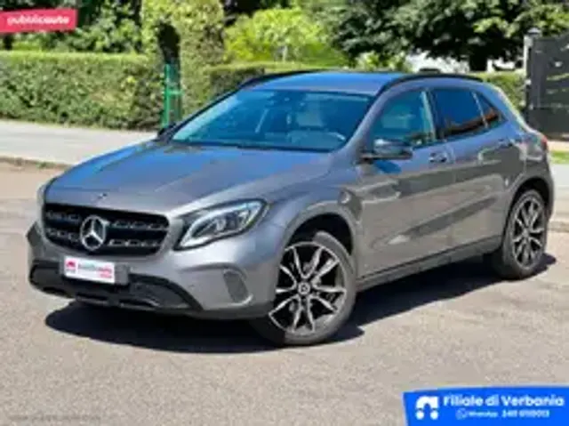 Mercedes-Benz GLA 200