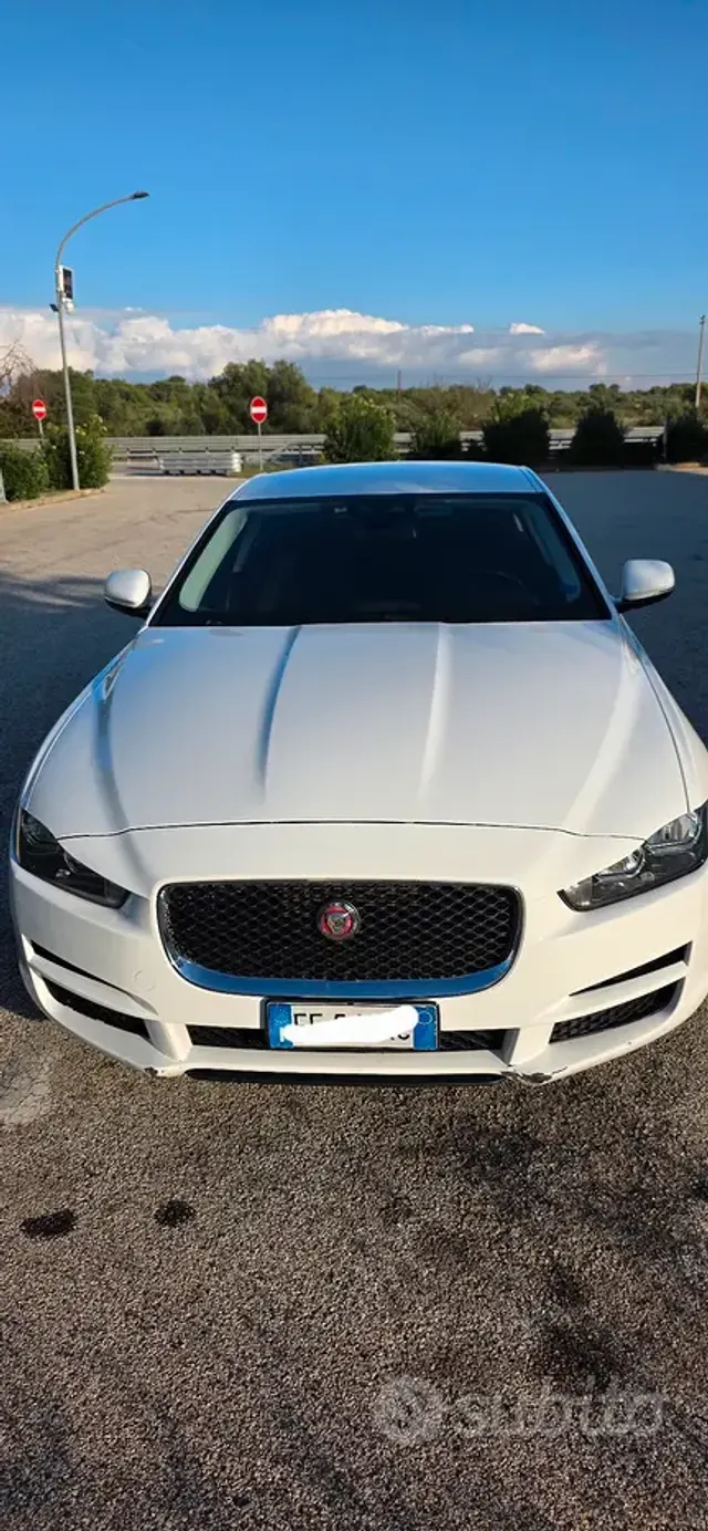Jaguar XE (X760)
