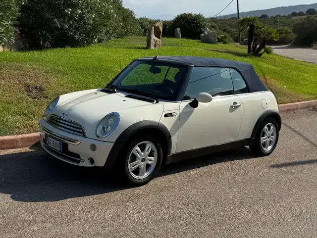 MINI Cooper Cabrio