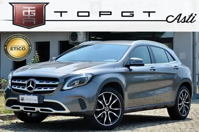 Mercedes-Benz GLA 200