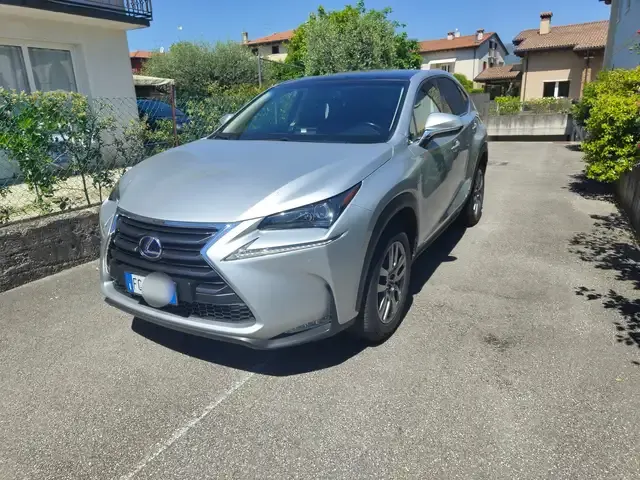 Lexus NX 300h