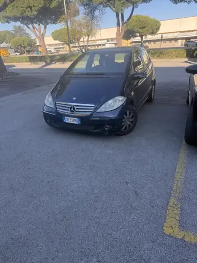 Mercedes-Benz A 180