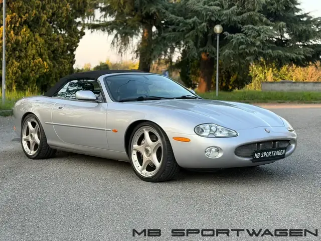 Jaguar XKR