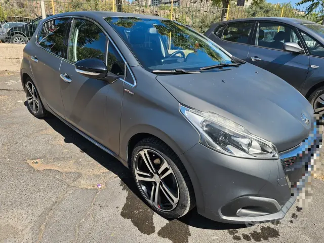 Peugeot 208 1° serie