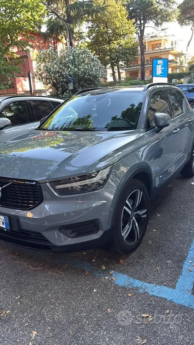 Volvo XC40 (2017-->)