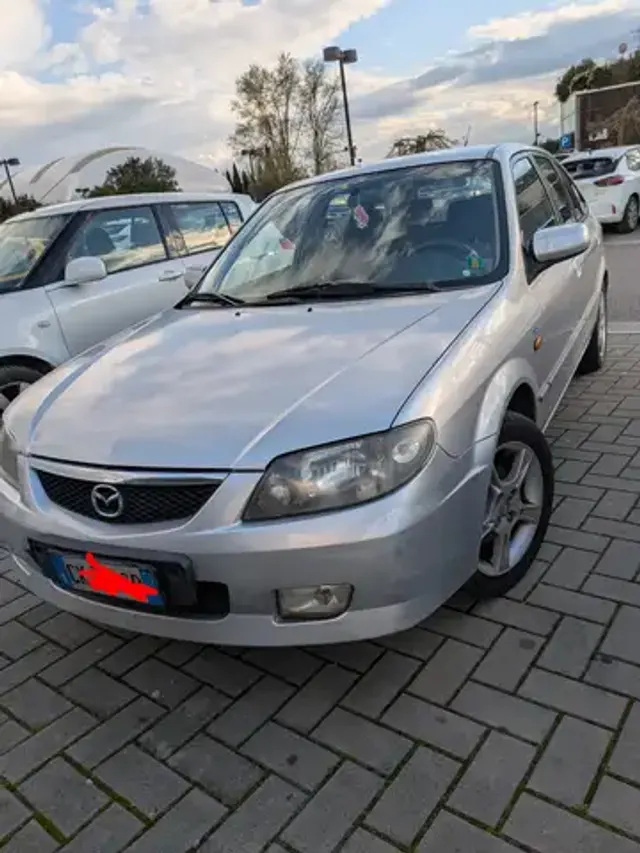 Mazda 323