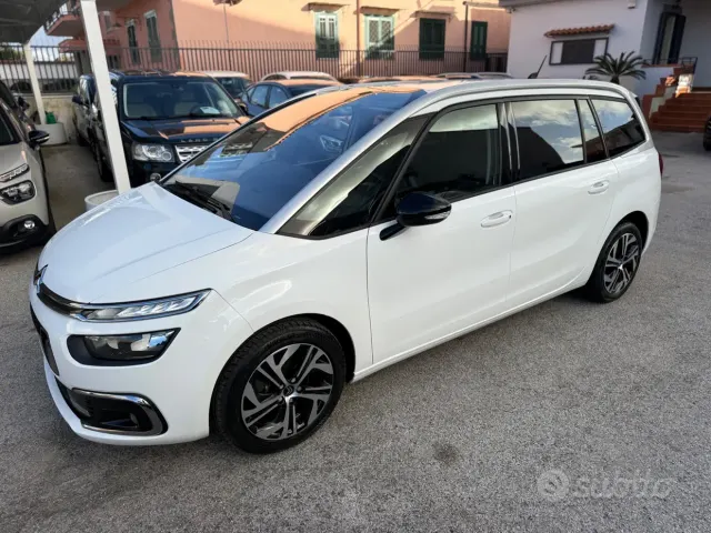 Citroen Grand C4 SpaceTour.