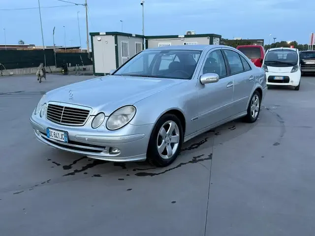 Mercedes-Benz E 220