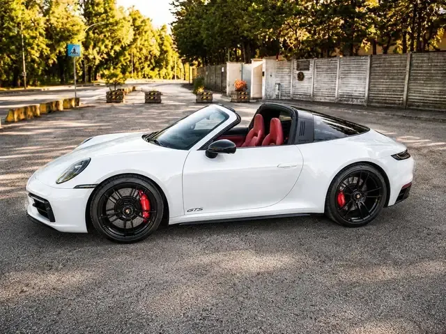 Porsche 992