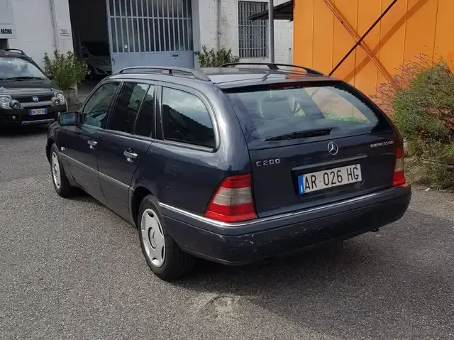 Mercedes-Benz C 200
