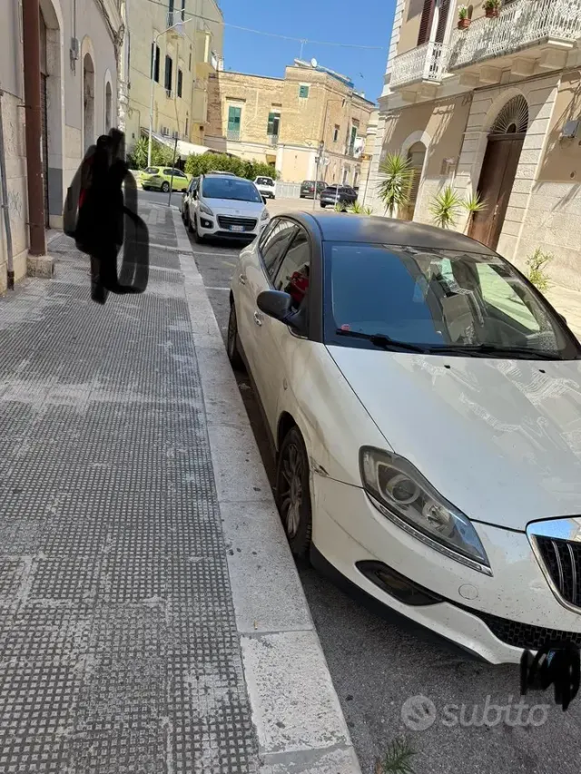 Lancia Delta (2008-2015)