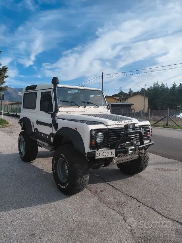 Land Rover Defender