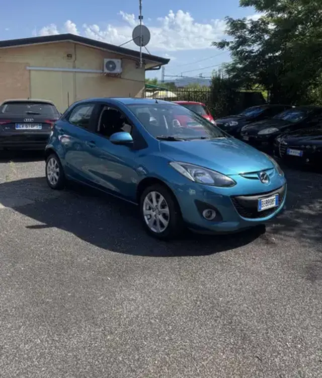 Mazda 2
