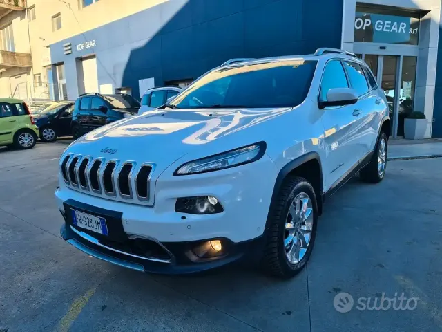 Jeep Cherokee 4ªs. 14-18