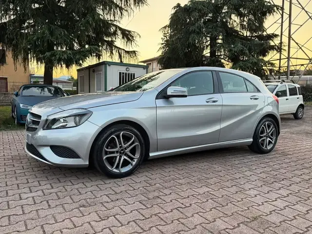 Mercedes-Benz A 180