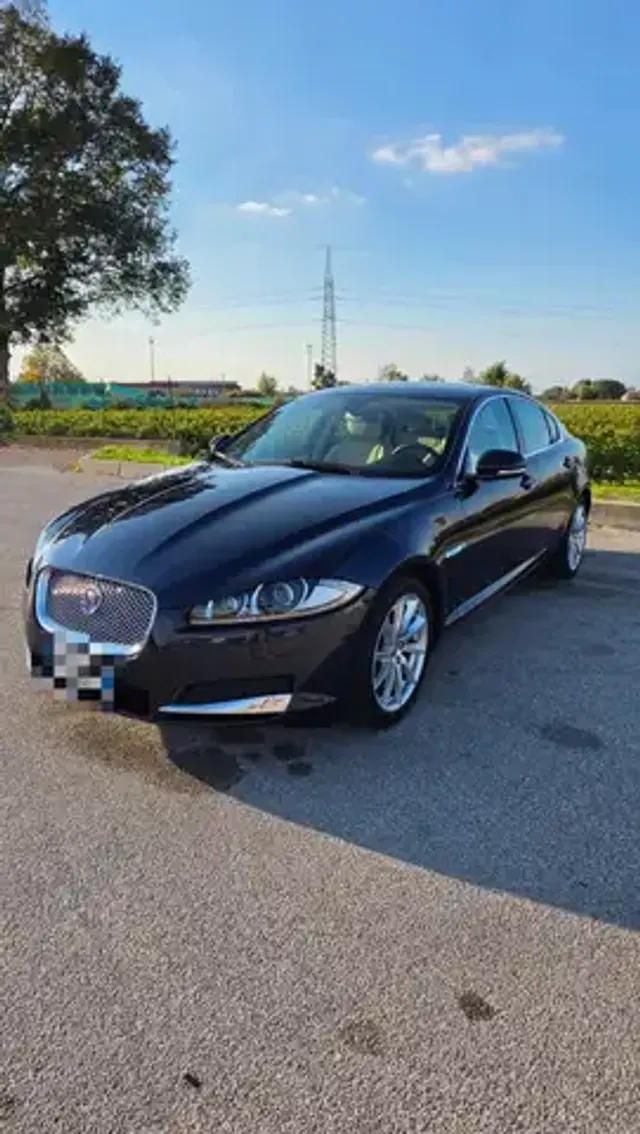 Jaguar XF