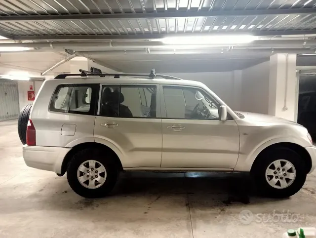 Mitsubishi Pajero (2000-2007)