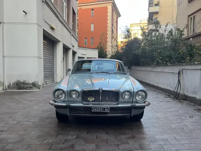 Jaguar XJ6