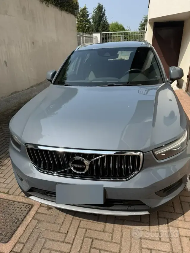 Volvo XC40 (2017-->)