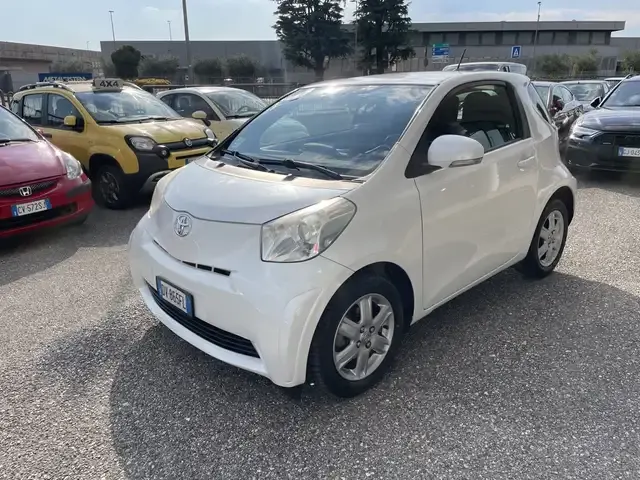Toyota iQ