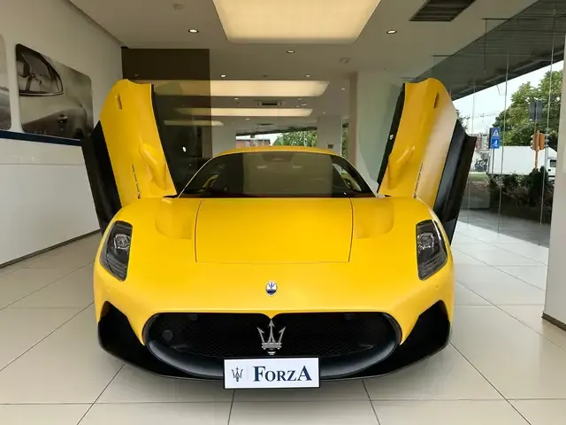 Maserati MC20