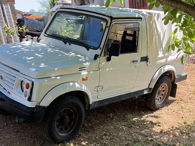 Suzuki Samurai