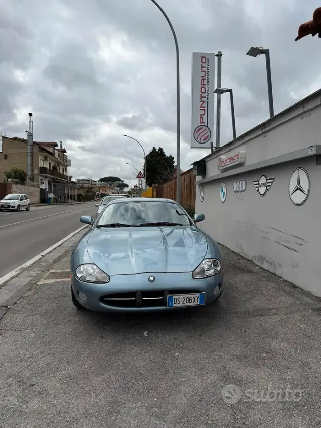 Jaguar XK8/XKR (X100)