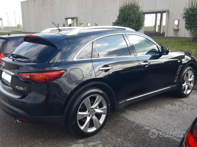 Infiniti FX