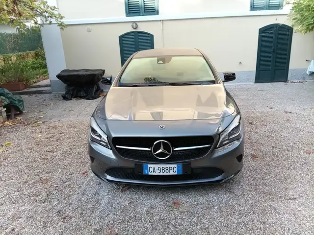 Mercedes-Benz CLA 180