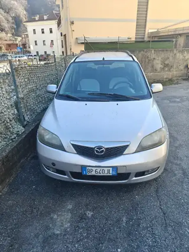 Mazda 2