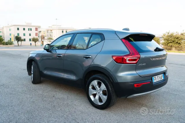 Volvo XC40 (2017-->)