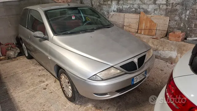 Lancia Y