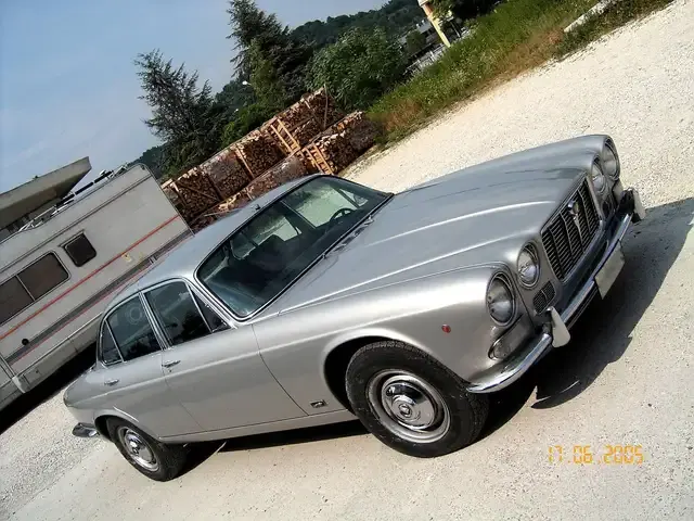 Jaguar XJ6