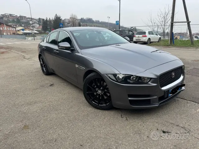 Jaguar XE (X760)