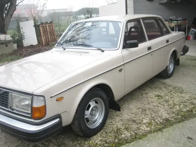Volvo 244