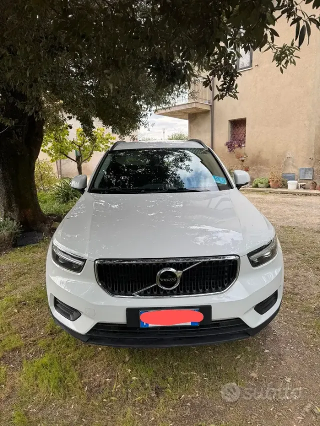 Volvo XC40 (2017-->)