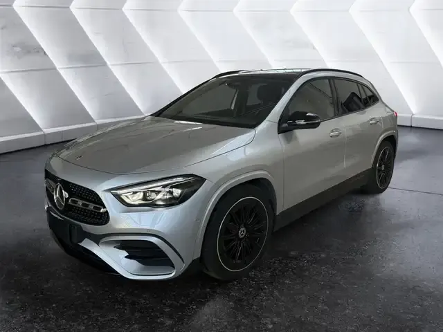 Mercedes-Benz GLA 200