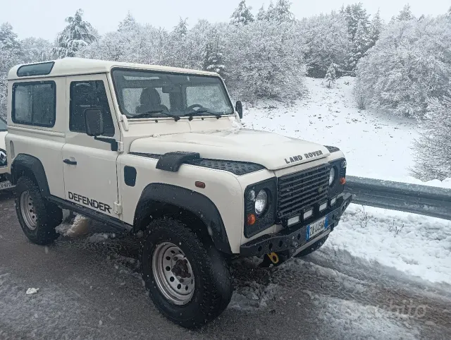 Land Rover Defender