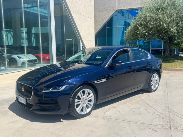 Jaguar XE (X760)