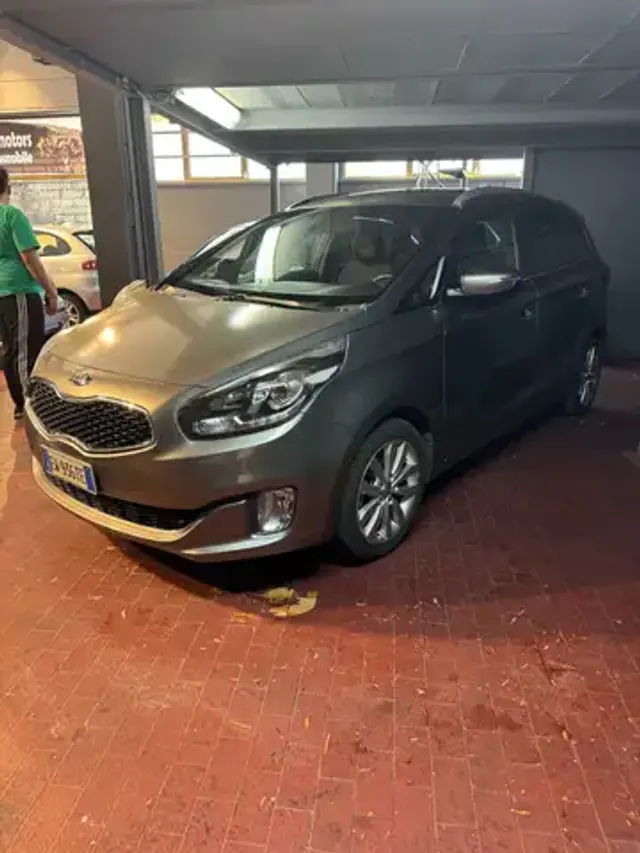 Kia Carens